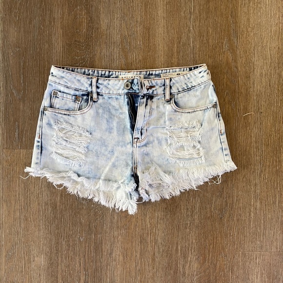 Bullhead High Rise Short - Picture 2 of 3